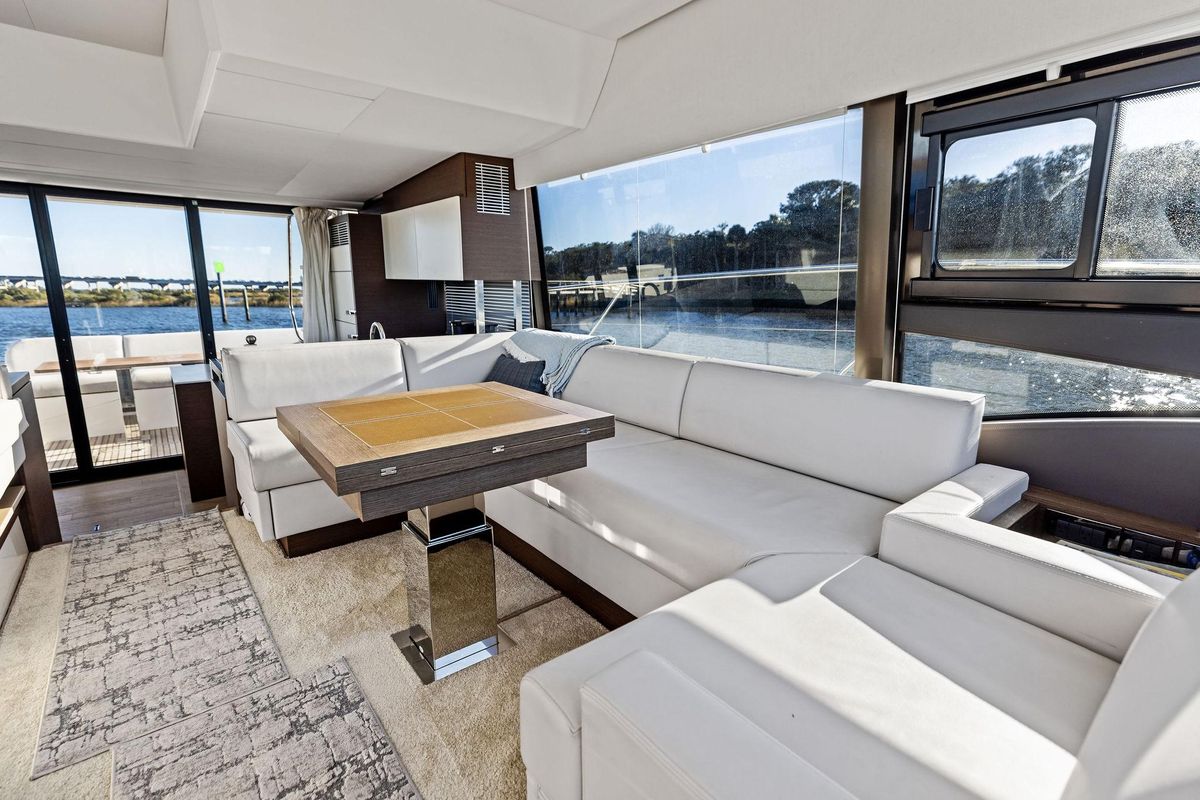 2019 Prestige 52 