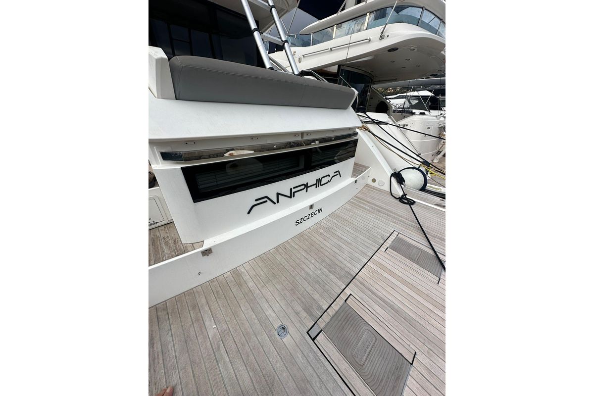 2011 Fairline 50