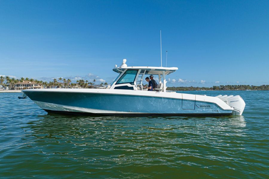 2021 Boston Whaler 380 Outrage