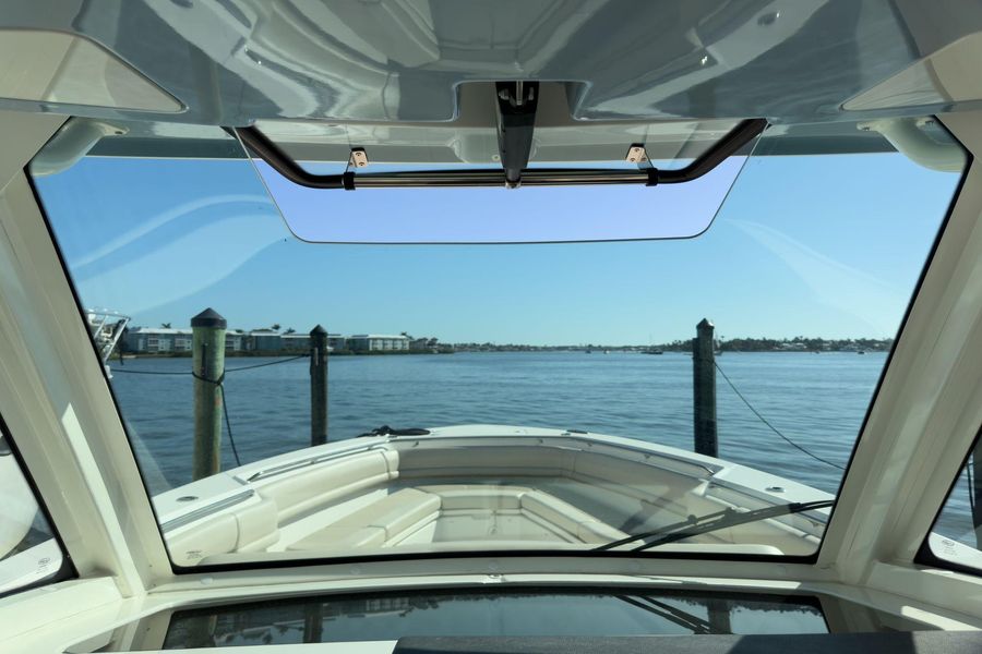 2021 Boston Whaler 380 Outrage
