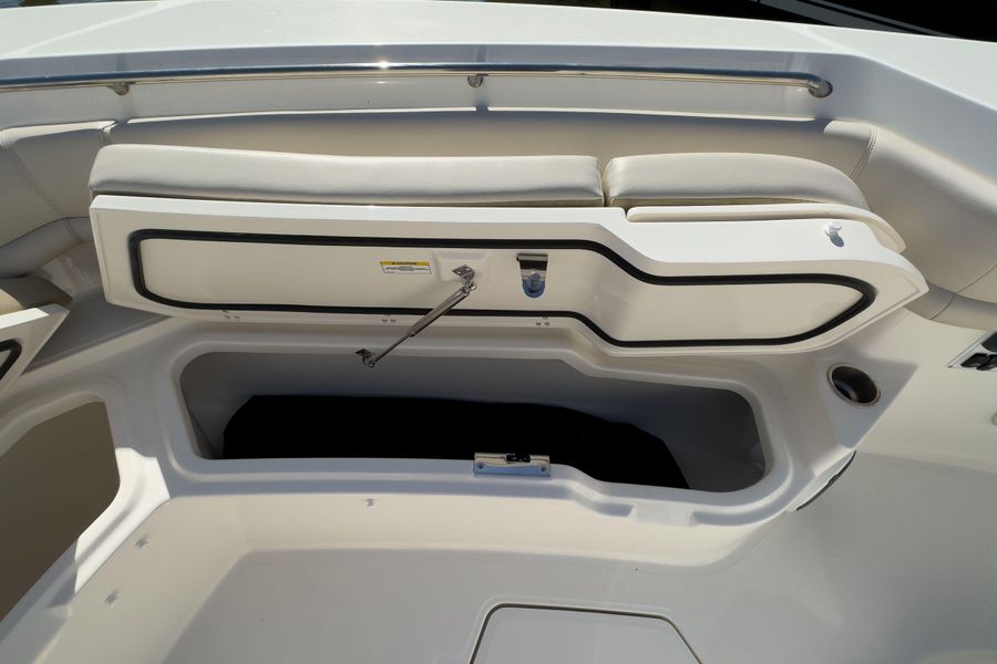 2021 Boston Whaler 380 Outrage
