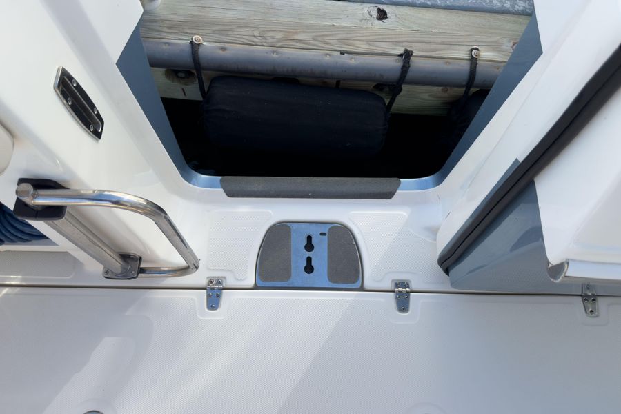 2021 Boston Whaler 380 Outrage