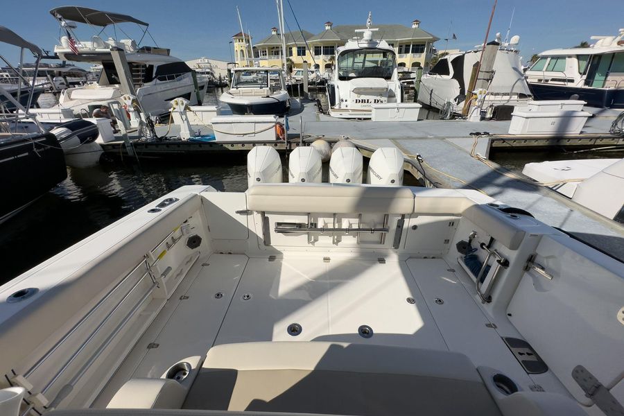 2021 Boston Whaler 380 Outrage
