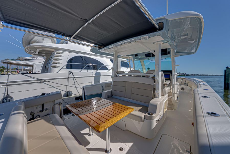 2021 Boston Whaler 380 Outrage