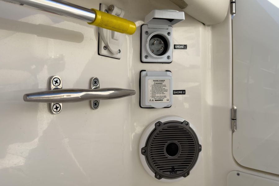 2021 Boston Whaler 380 Outrage