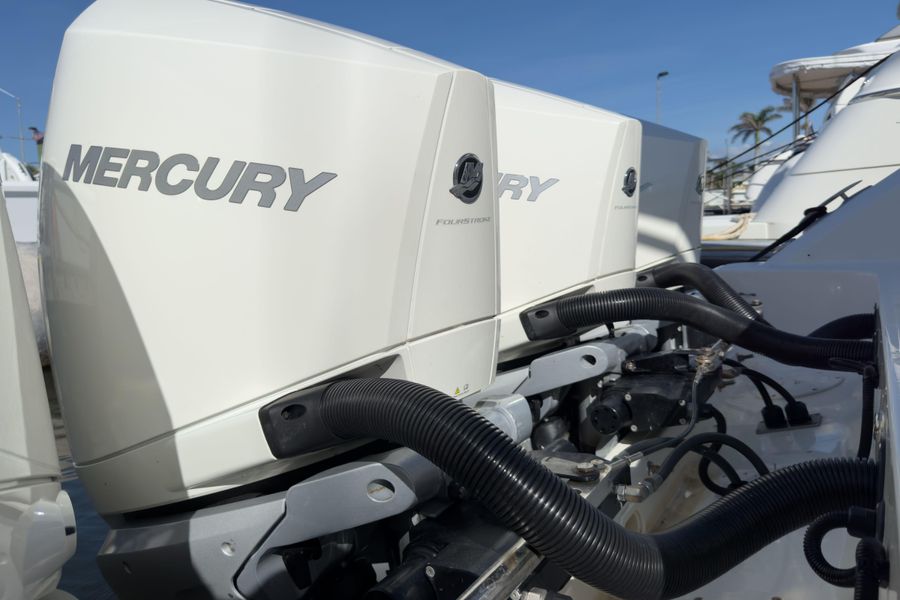 2021 Boston Whaler 380 Outrage