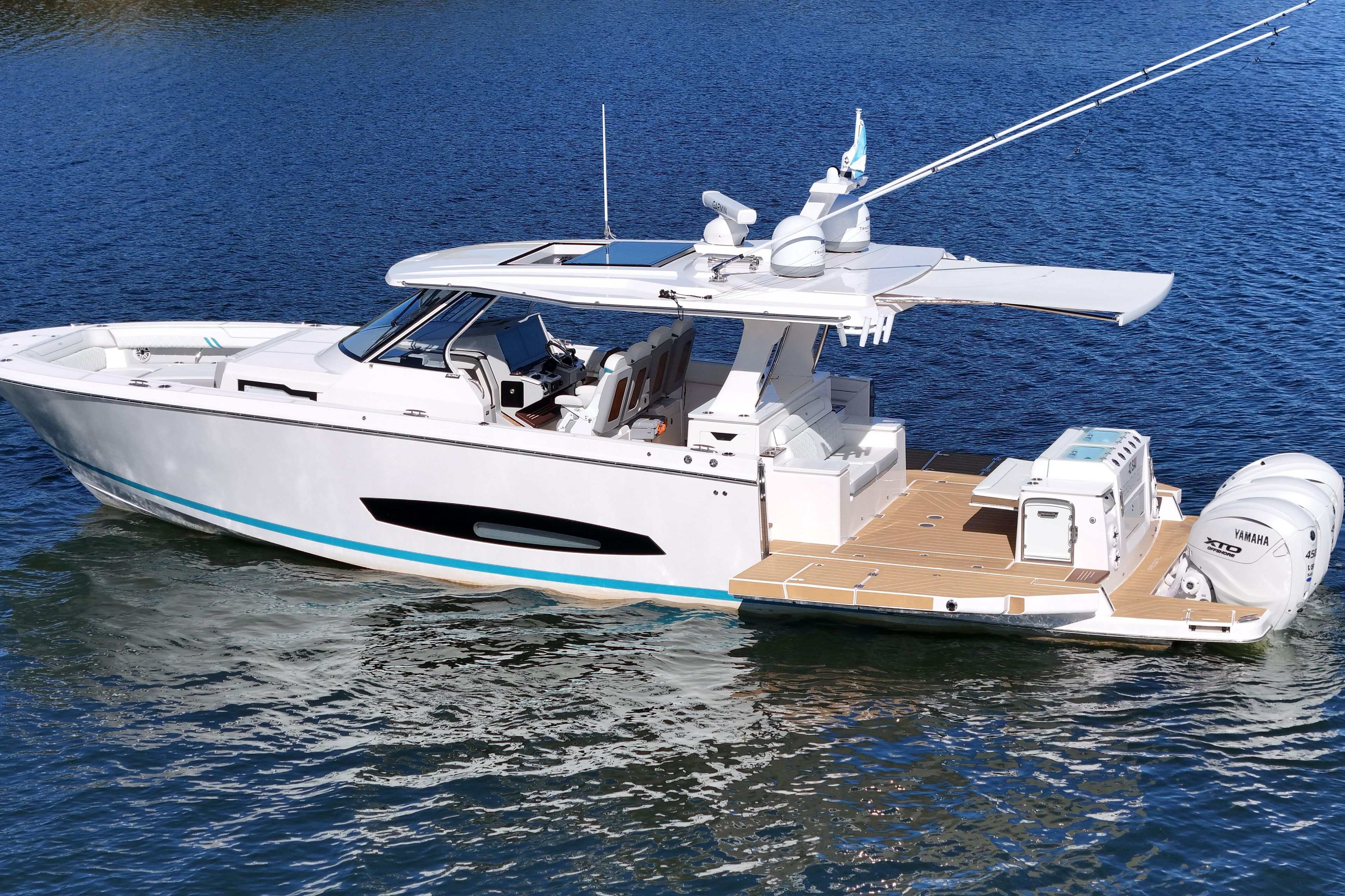 2025 Regal 43 SAV Express Cruiser for sale - YachtWorld