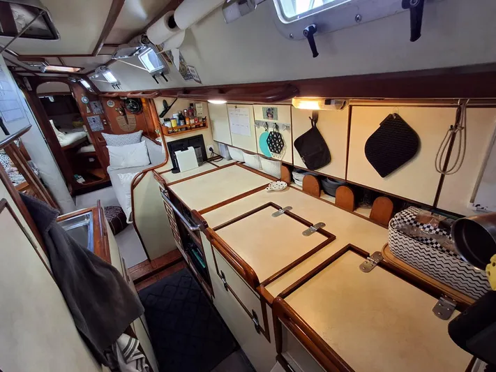 Alice In Wonderland Yacht Photos Pics 