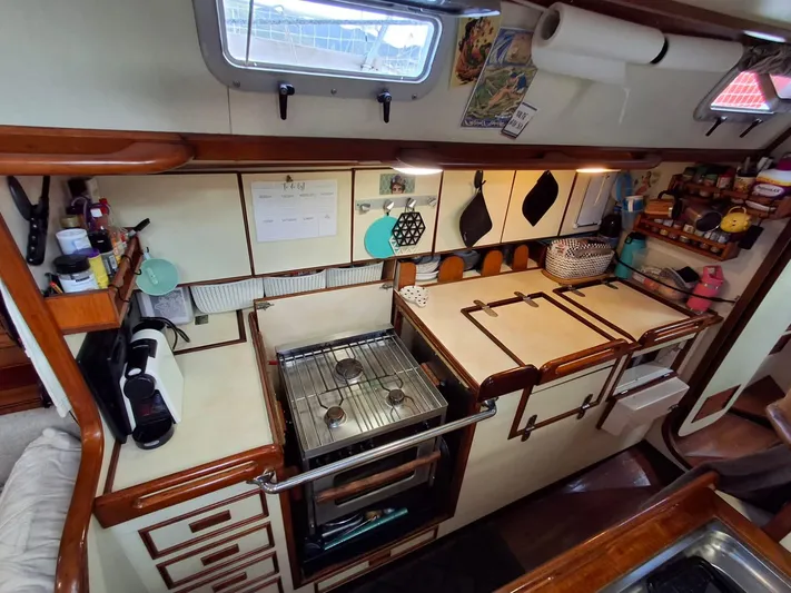 Alice In Wonderland Yacht Photos Pics 