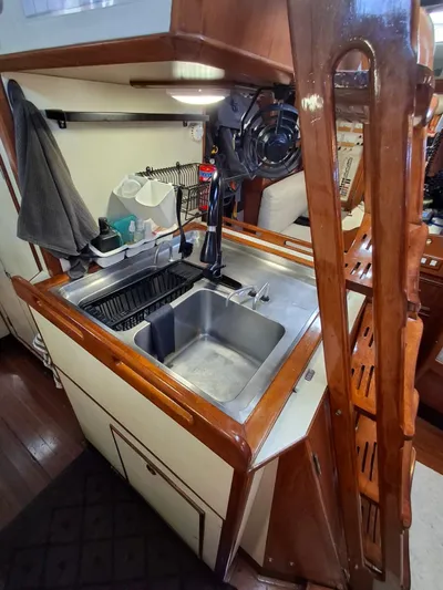 Alice In Wonderland Yacht Photos Pics 