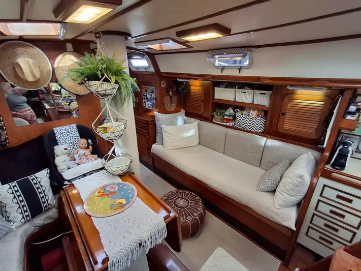 Alice In Wonderland Yacht Photos Pics 