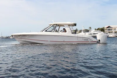 Boston Whaler 380 Realm