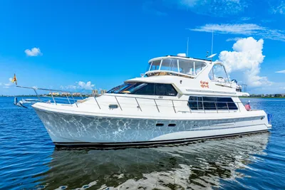 2007 Hampton 558 Pilothouse