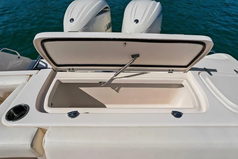  Yacht Photos Pics Grady White 275 Freedom 2025 - Cockpit Storage