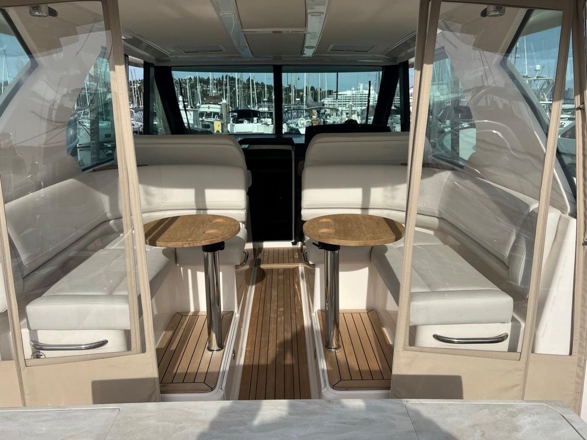 2016 Tiara Yachts 44 