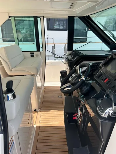 Livimac Yacht Photos Pics 2016 Tiara Yachts 44 Express - LIVIMAC