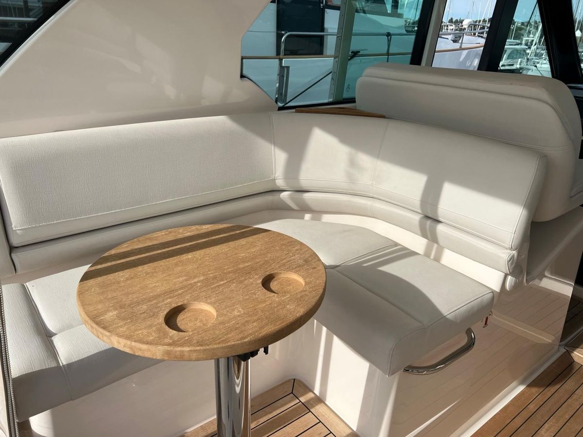 2016 Tiara Yachts 44 