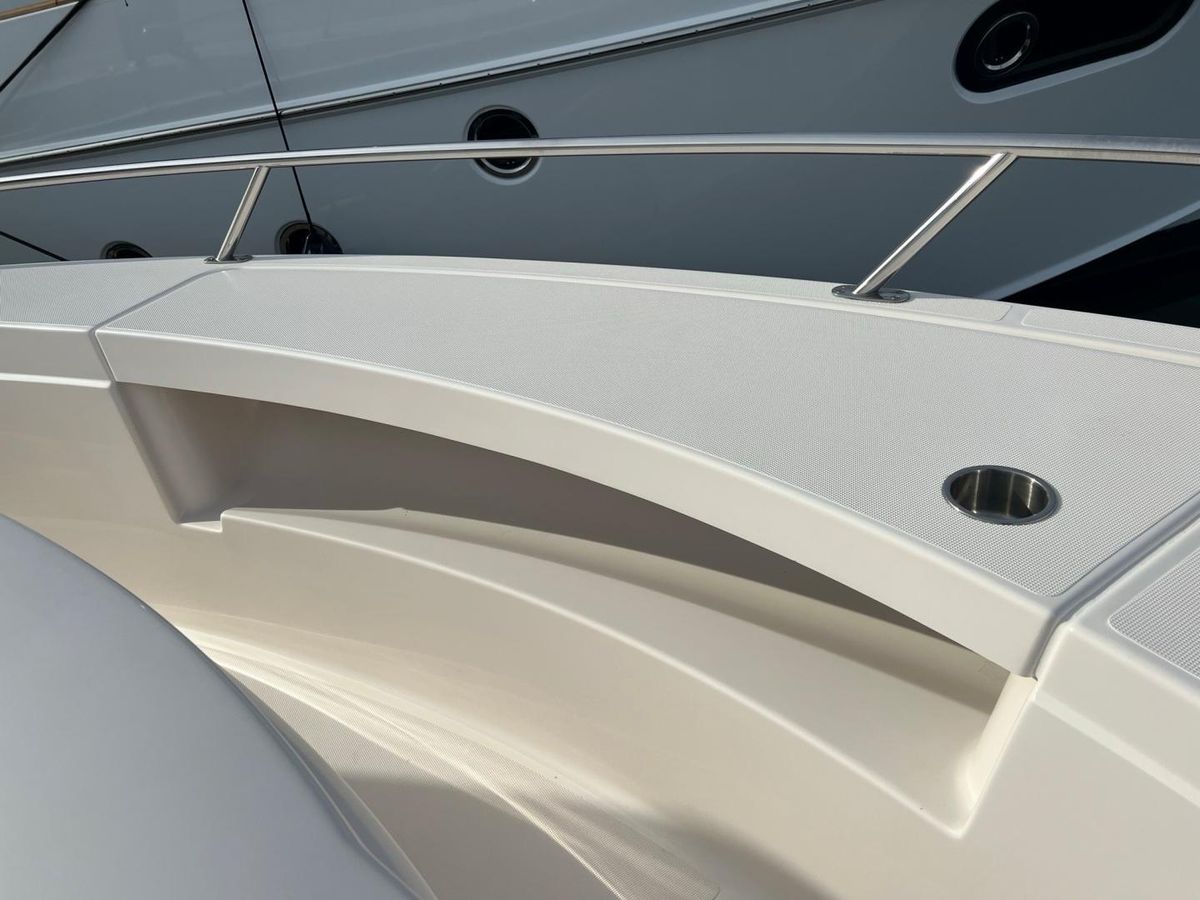 2016 Tiara Yachts 44 