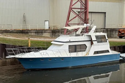 Lien Hwa 47 Cockpit Motor Yacht