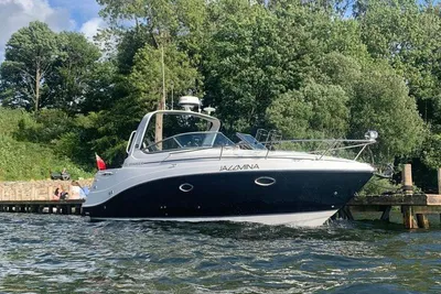 Rinker 280 Express Cruiser
