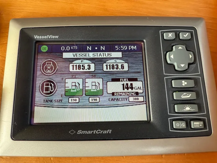 We''ll Sea Yacht Photos Pics SmartCraft VesselView display on 2011 Sabre 40 Sedan, showing vessel status and fuel information.