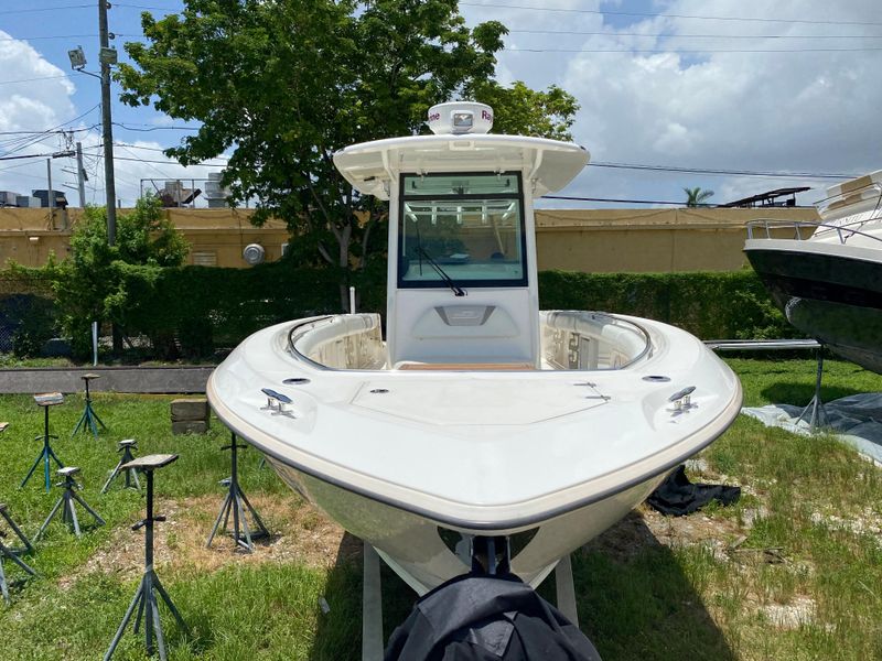 2011 Boston Whaler 320 Outrage