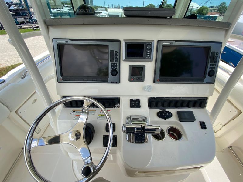 2011 Boston Whaler 320 Outrage