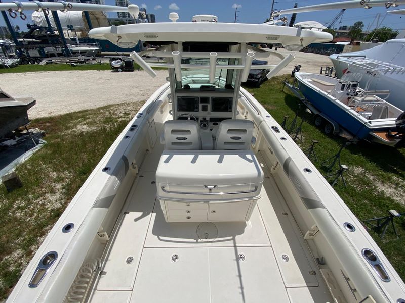 2011 Boston Whaler 320 Outrage