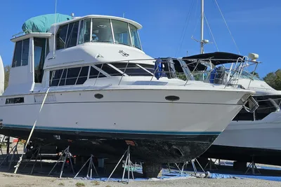 Carver 500 Cockpit Motor Yacht