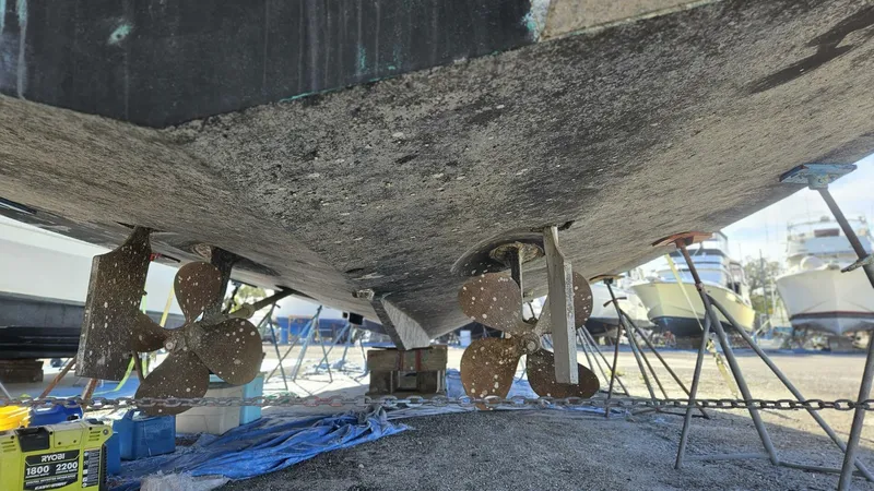 Elusive Yacht Photos Pics 