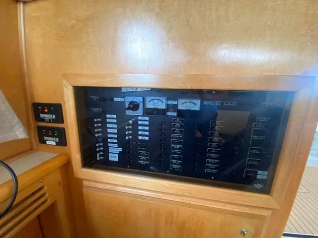 Thistle Do Nicely Yacht Photos Pics 