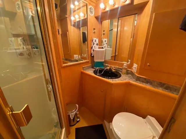 Thistle Do Nicely Yacht Photos Pics 