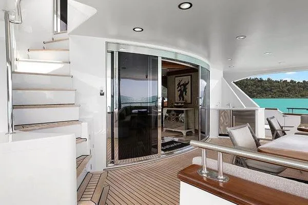 Batavia Yacht Photos Pics Luxurious Richmond Yachts 135 Motor Yacht 2003, featuring elegant deck and seating area.