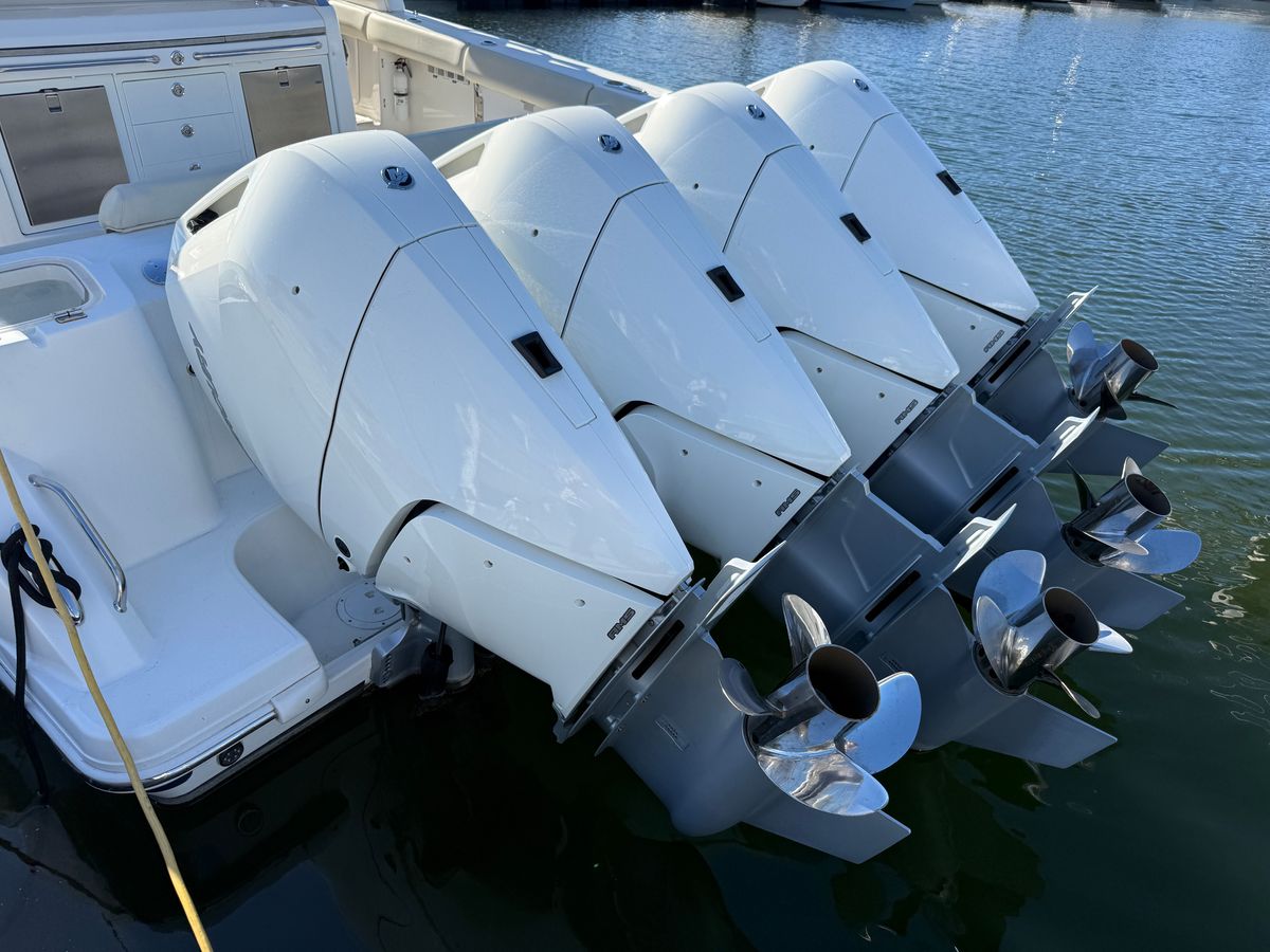 2017 Boston Whaler 42 