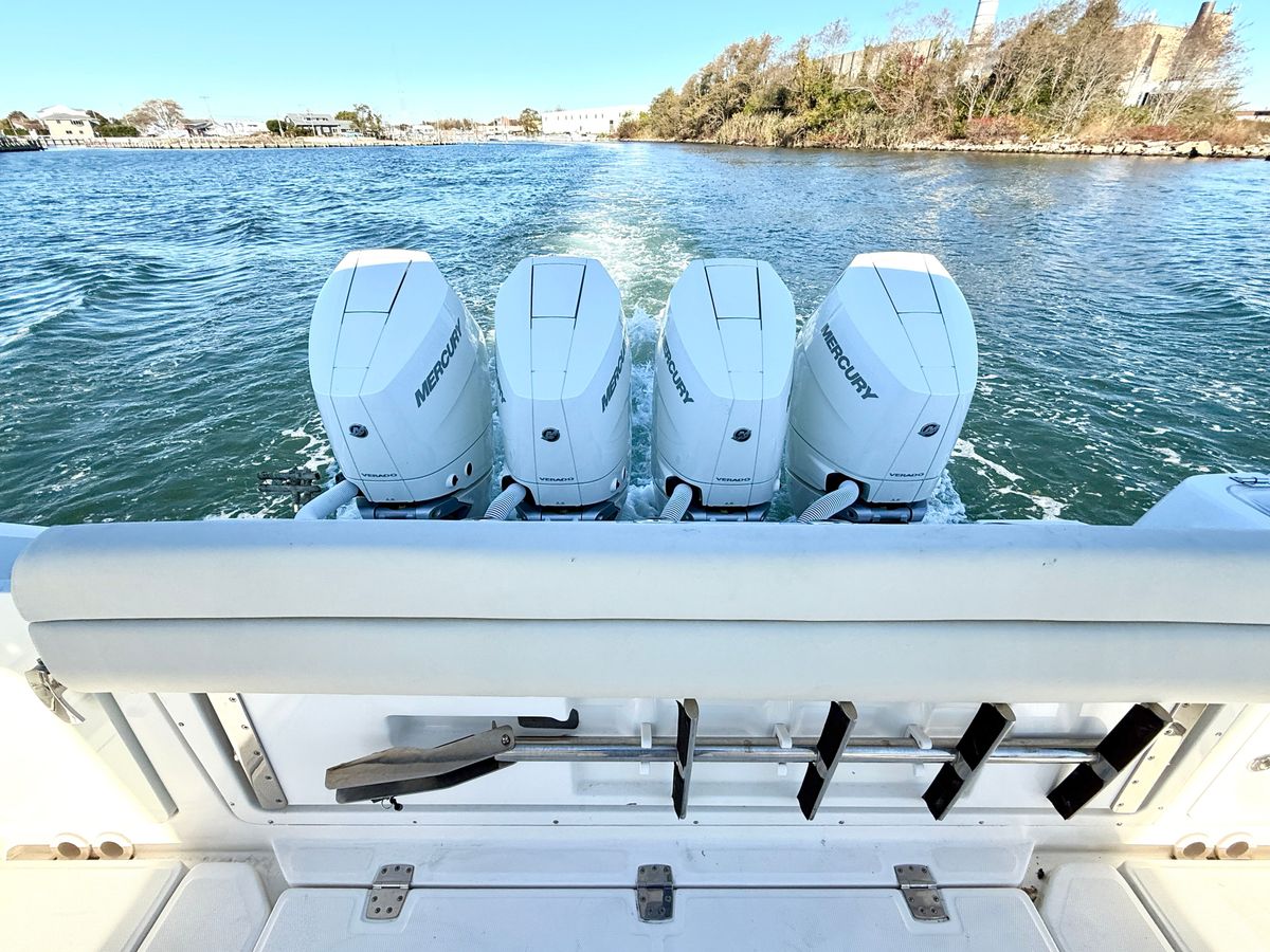 2017 Boston Whaler 42 