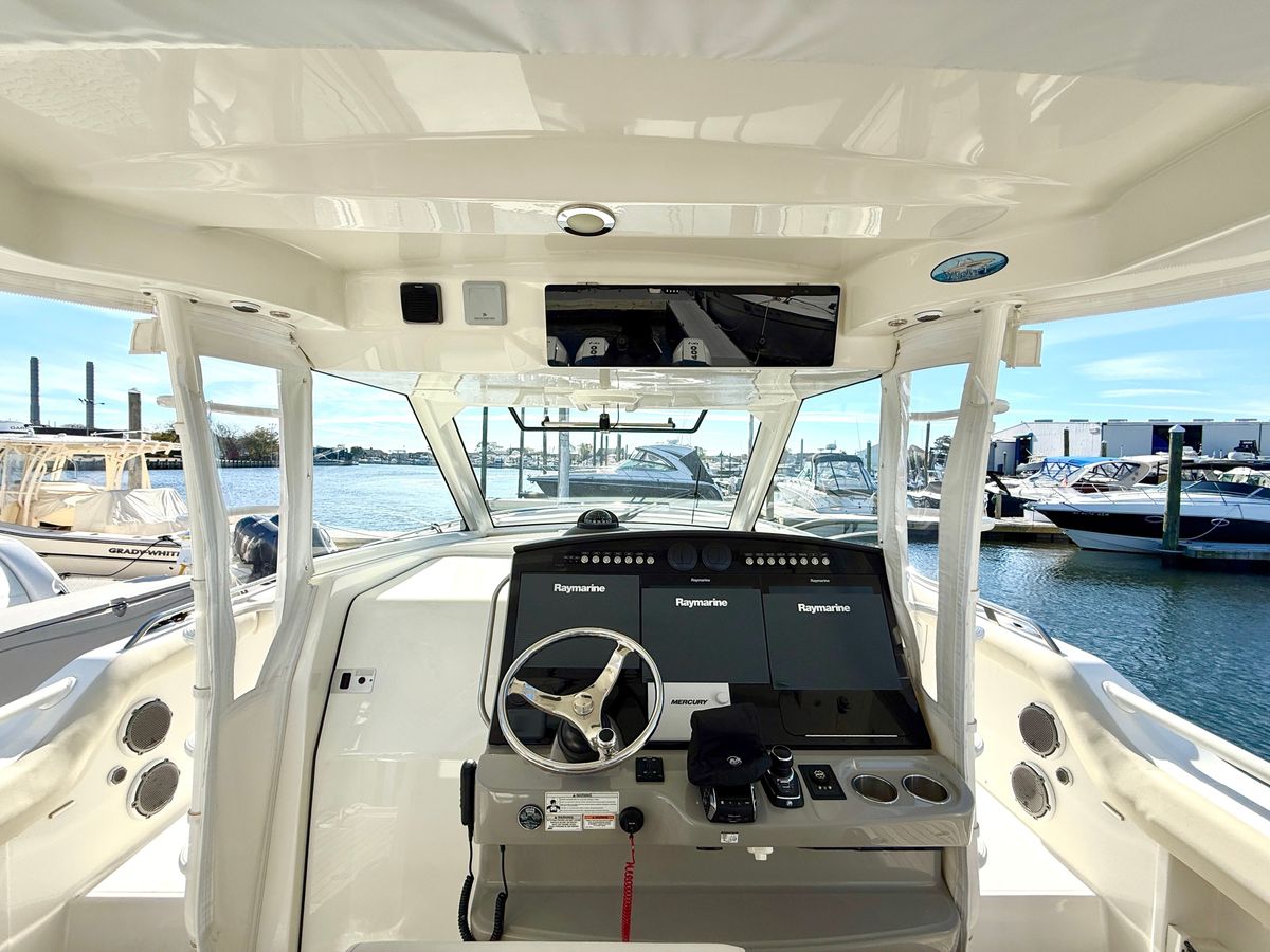 2017 Boston Whaler 42 