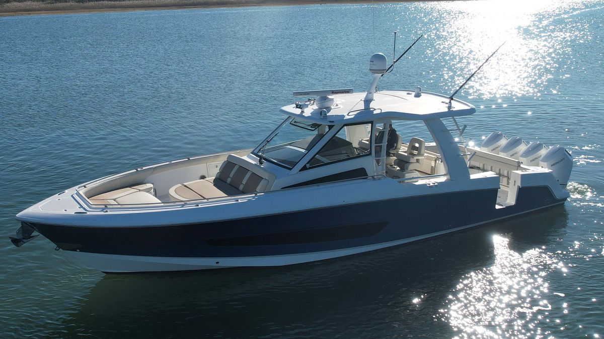 2017 Boston Whaler 42 