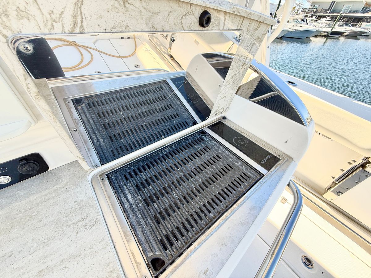 2017 Boston Whaler 42 