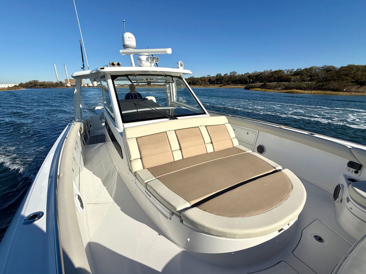 2017 Boston Whaler 42 