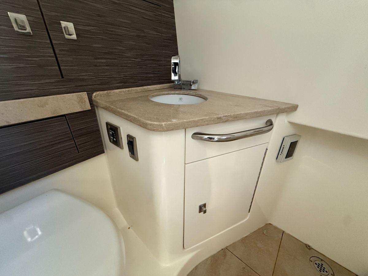 2017 Boston Whaler 42 