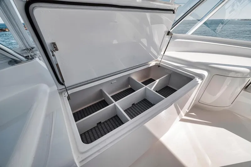 Bid Time Yacht Photos Pics 