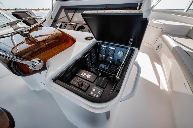 Bid Time Yacht Photos Pics 