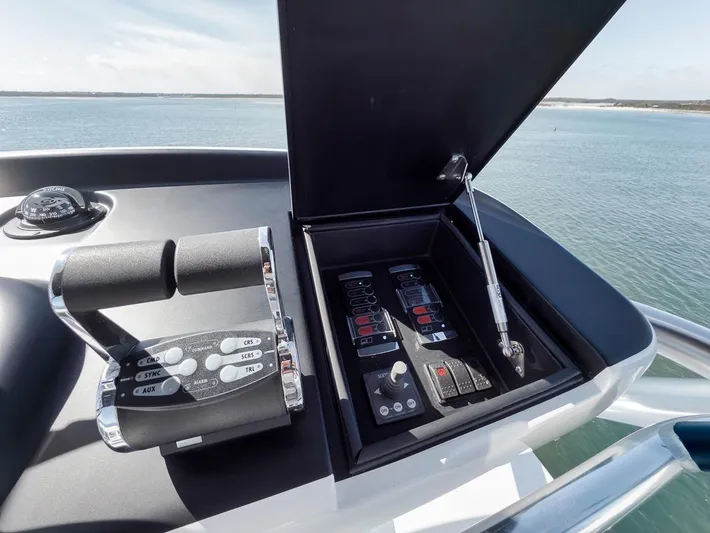 Bid Time Yacht Photos Pics 