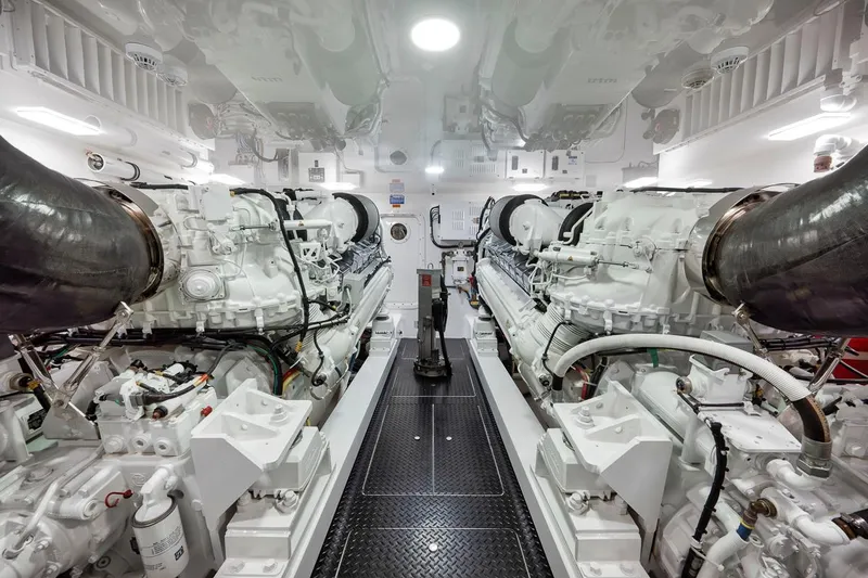 Bid Time Yacht Photos Pics 