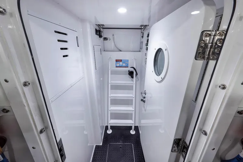 Bid Time Yacht Photos Pics 