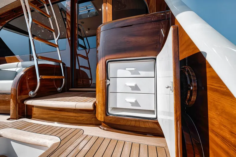 Bid Time Yacht Photos Pics 