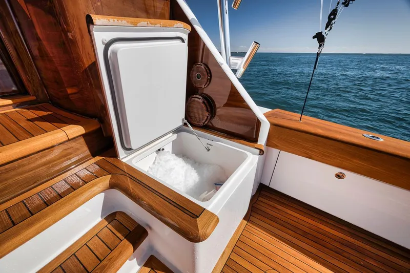 Bid Time Yacht Photos Pics 