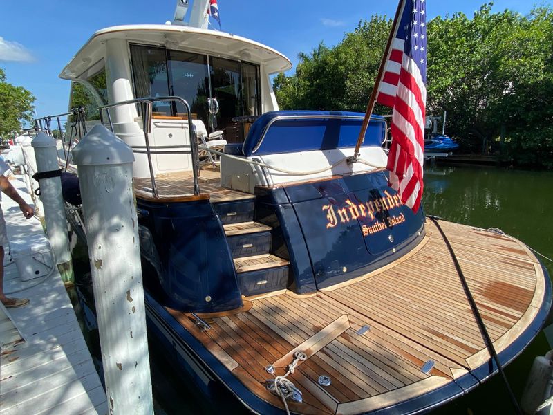 2009 Hunt Yachts 52