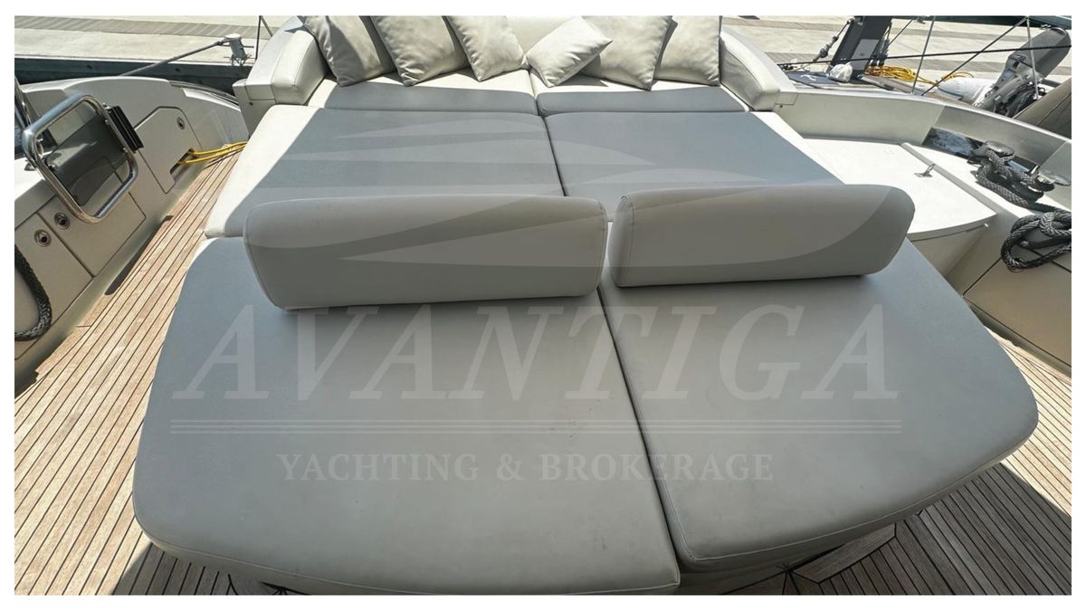 2009 Azimut 63 