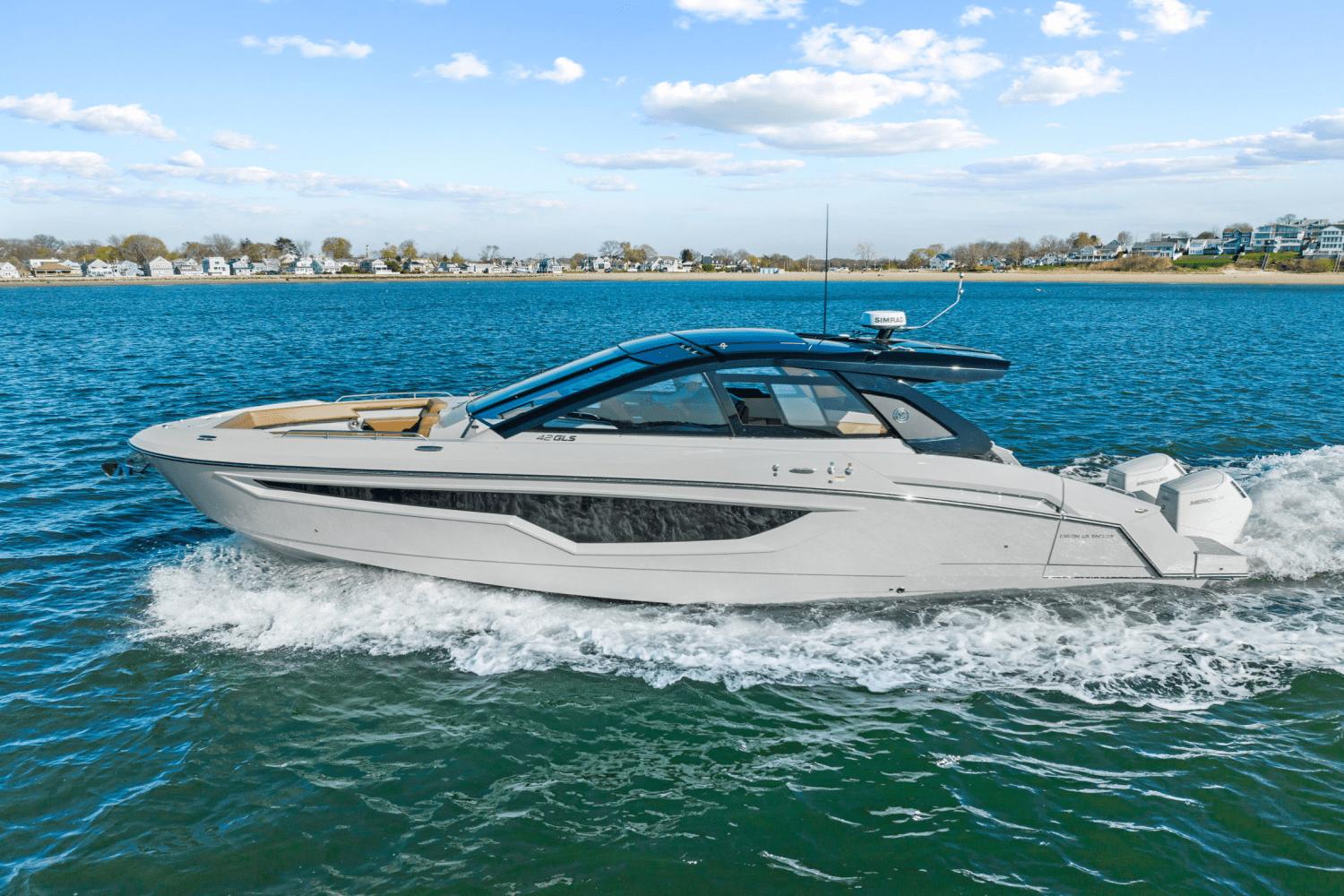 2024 Cruisers Yachts 42 GLS South Beach Outboard Runabout for sale ...